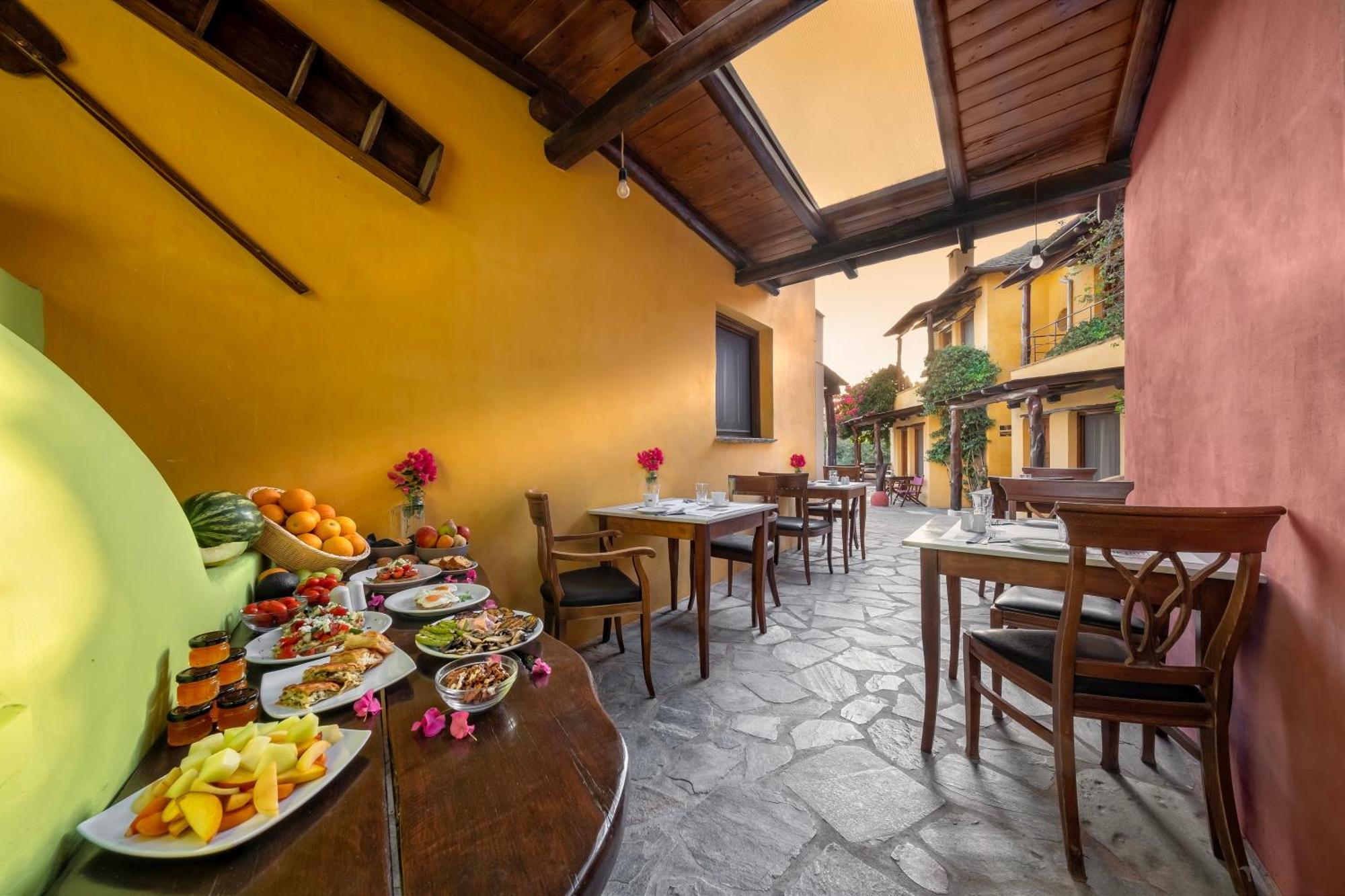 Alkifron Hotel Kala Nera Bagian luar foto