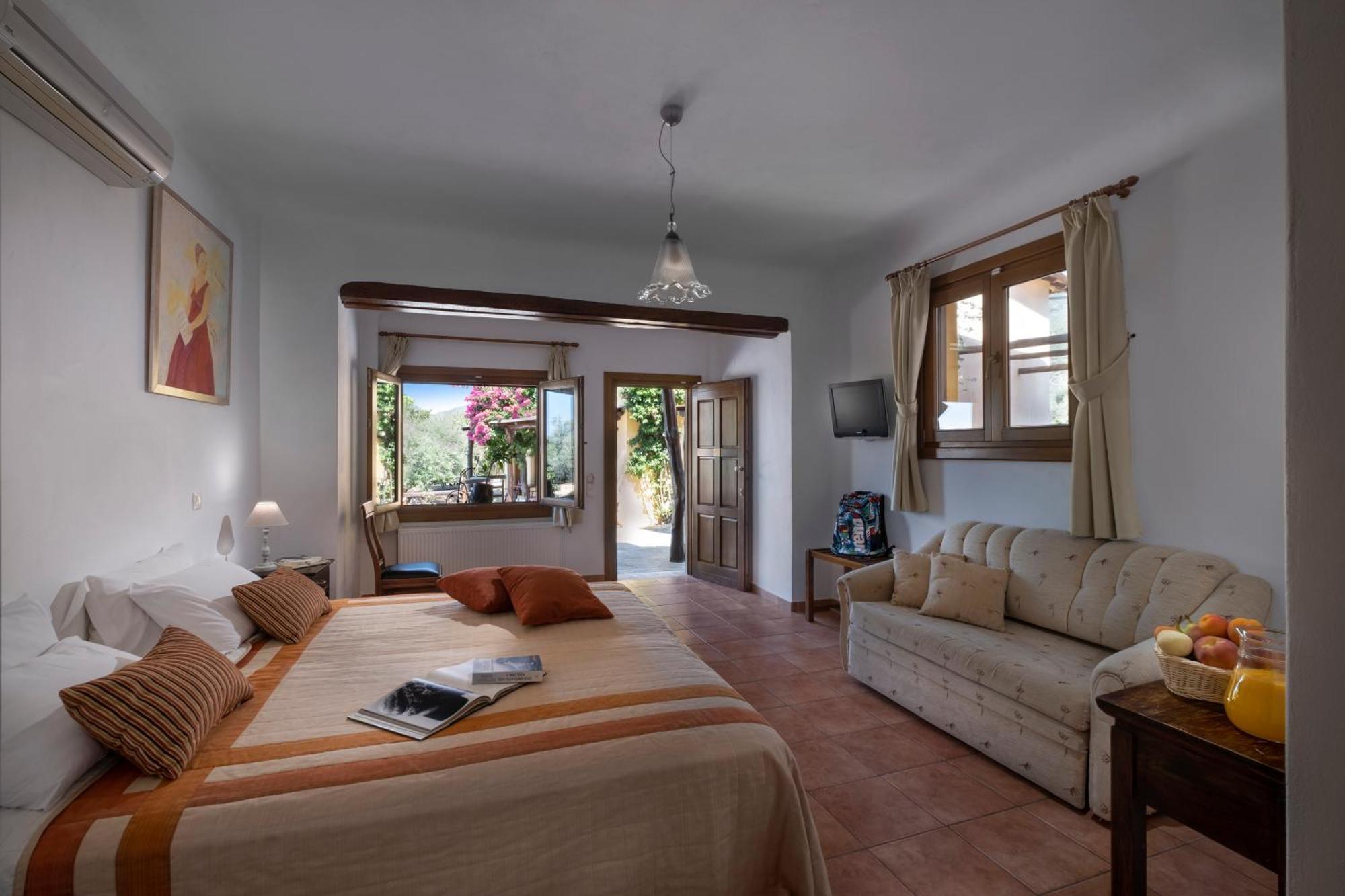 Alkifron Hotel Kala Nera Bagian luar foto